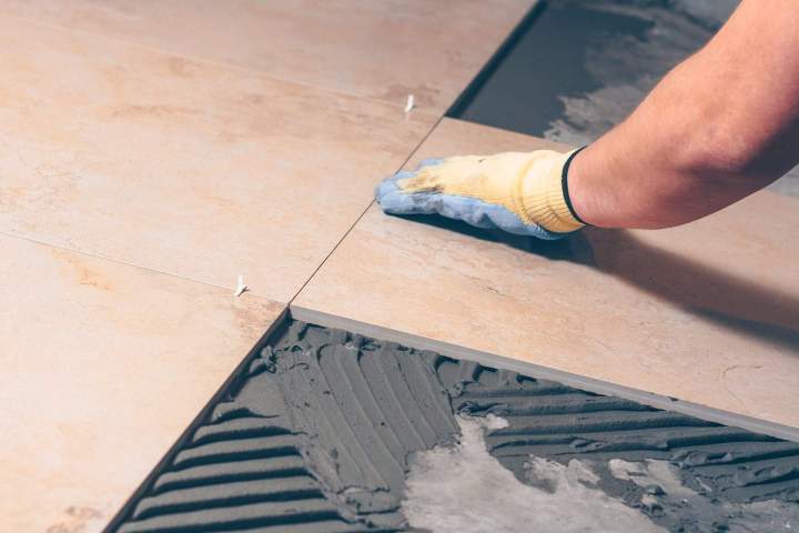 Pose de carrelage intérieur Cérans-Foulletourte