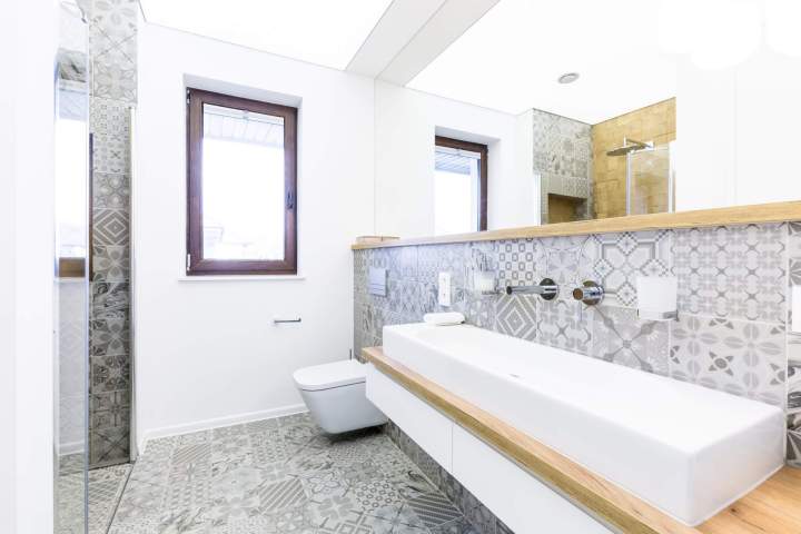 Rénovation de revêtement de sol et de mur de salle de bains Cérans-Foulletourte